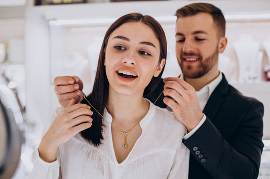 For My Girlfriend – A Special Touch of Love Through Jewellery